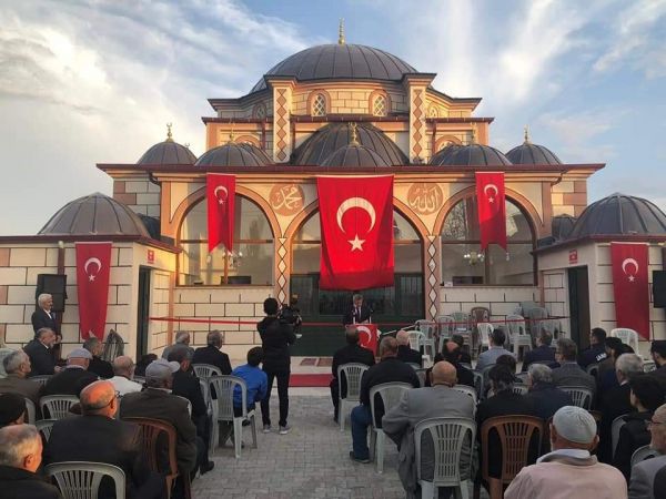 Yapımı 12 yıl süren köy cami ibadete açıldı