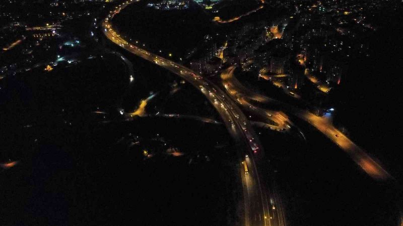 İftar sonrası sürücüler yola çıktı, TEM Otoyolu Kocaeli geçişinde yoğunluk başladı