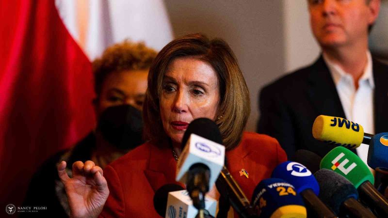 ABD Temsilciler Meclisi Başkanı Pelosi: “Ukrayna’yı desteklemek için daha fazla ne yapabileceğimizi görüşmek için buradayız”