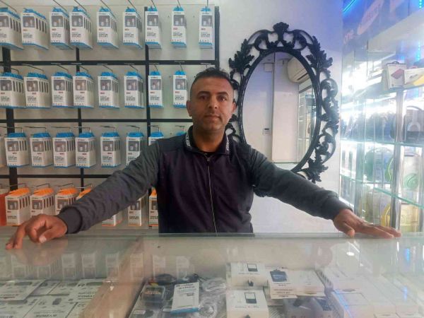 Cep telefonu hırsızlığı kameraya yansıdı