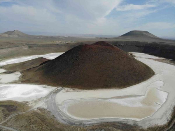 Meke Gölü’ne yoğun kış yağışları da yetmedi