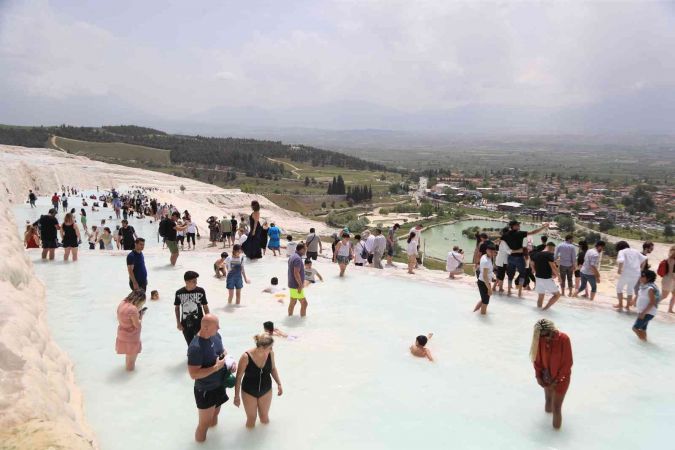Pamukkale’de bayram bereketi
