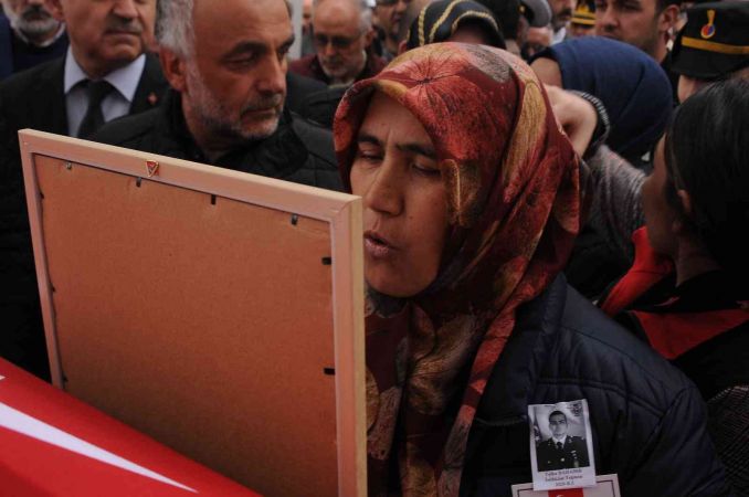 Şehit Teğmen Talha Bahadır Yalova’da son yolculuğuna uğurlandı