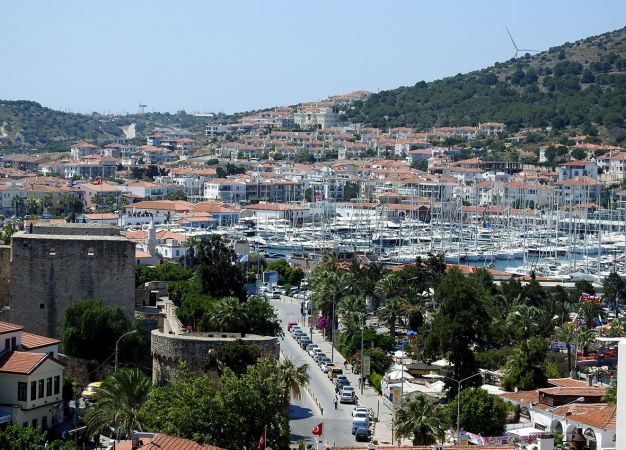 Çeşme bayramda tam doluluğa ulaşamasa da esnaf memnun