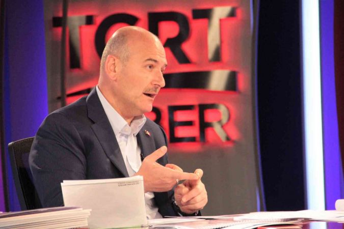 Bakan Soylu: “Biz son 5 yılda 323 bin kişiyi kendi ülkelerine deport ettik”