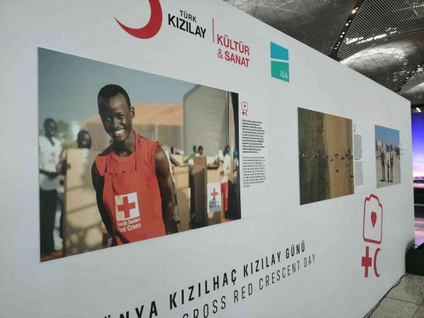 Kızılay’dan İstanbul Havalimanı’nda anlamlı sergi