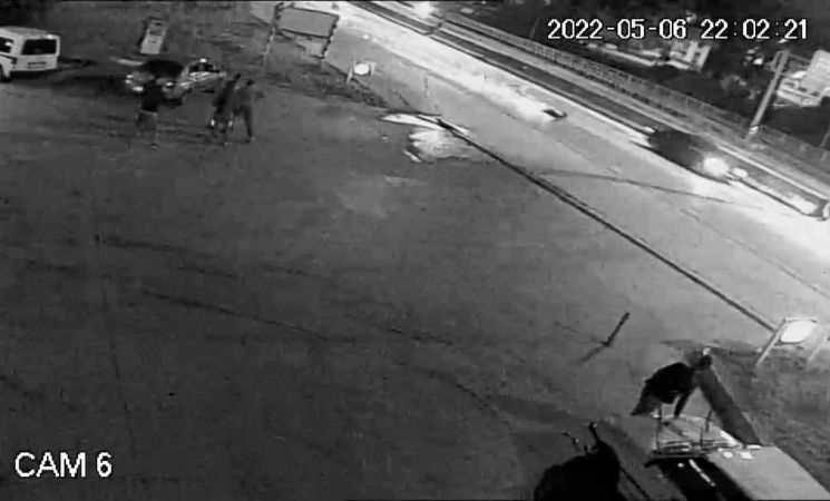 Sürücüsünün kontrolünden çıkan motosiklet metrelerce sürüklendi