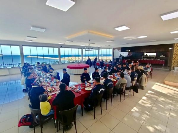 Mehmetçiklere Anneler Günü’nde anne kahvaltısı