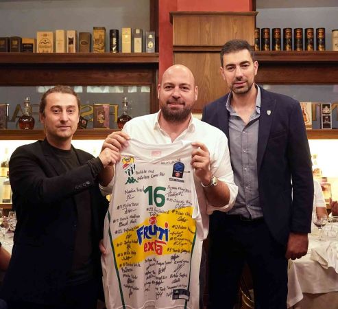 Kızıl’a çifte kutlama