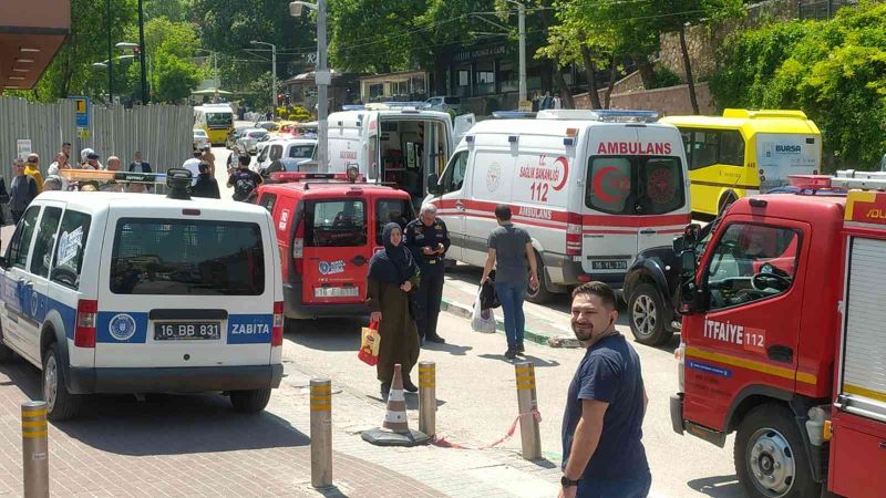 Bursa’da AVM’de çökme meydana geldi, AFAD ekipleri sevk edildi