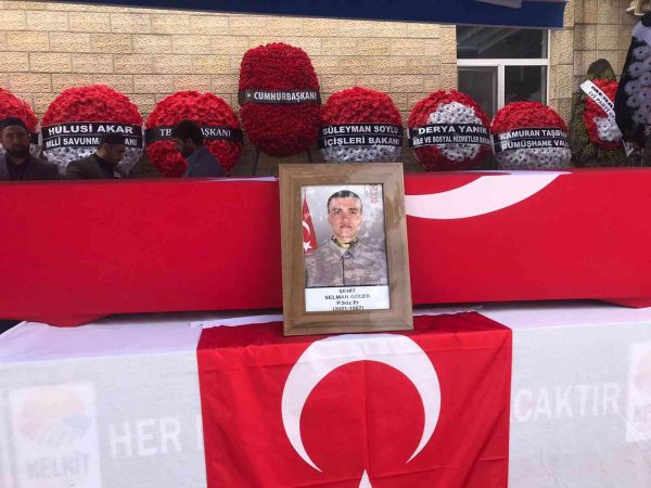 Şehit Piyade Er Selman Güler memleketi Gümüşhane’de gözyaşlarıyla son yolculuğuna uğurlanıyor