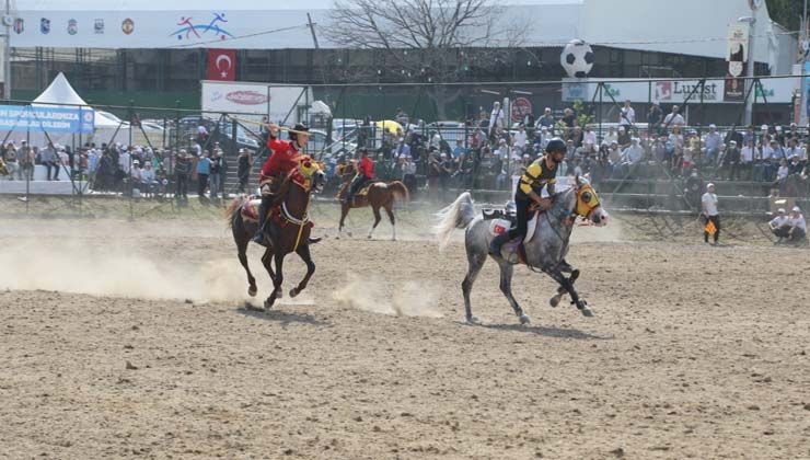 Ata sporu ‘Atlı Cirit’ Kağıthane’de yaşatılıyor