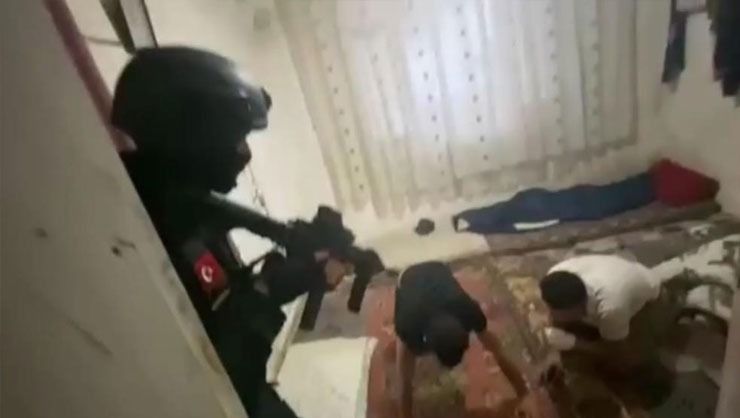 Bursa’da 1’i canlı bomba 3 DEAŞ’lı yakalandı!