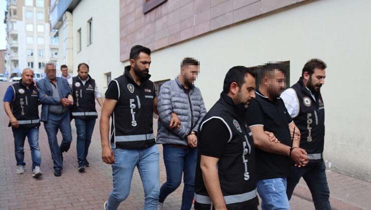 Binlerce kişiyi 100 milyon TL dolandıran baba ve oğulları yakalandı