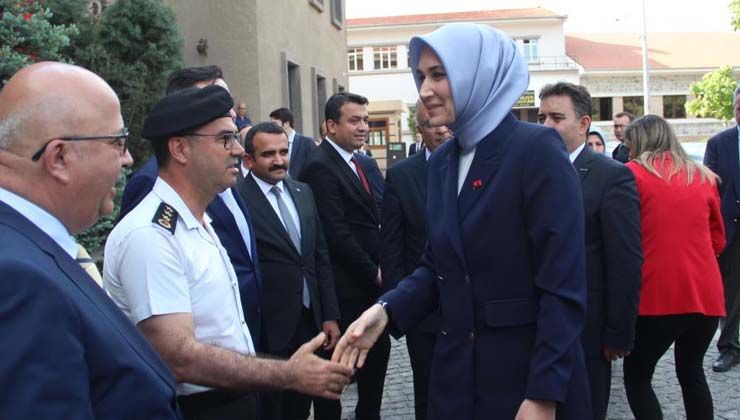 Afyonkarahisar’ın ilk kadın valisi Kübra Güran Yiğitbaşı göreve başladı