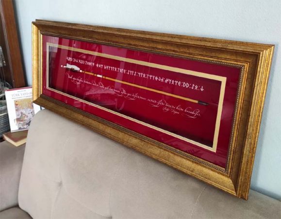 Geleneksel Türk kılıçları kınından çıktı ve tabloya dönüştü