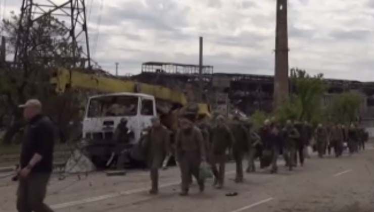 Azovstal fabrikasında 771 Ukraynalı asker Ruslara teslim oldu