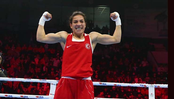 Ayşe Çağırır, Dünya Kadınlar Boks şampiyonu