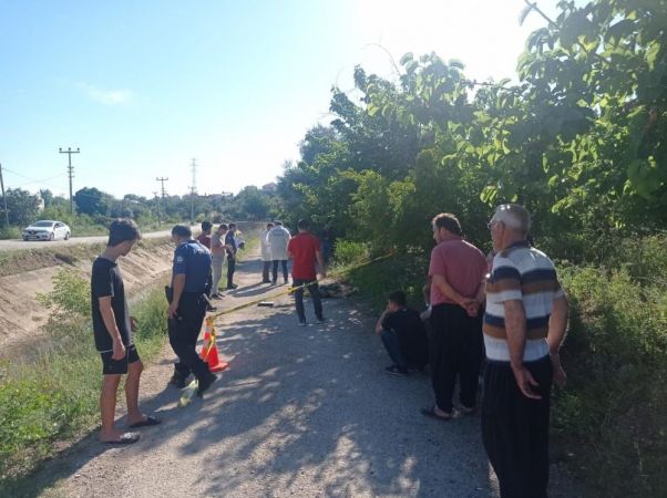 90 yaşındaki kadının cesedini komşuları buldu