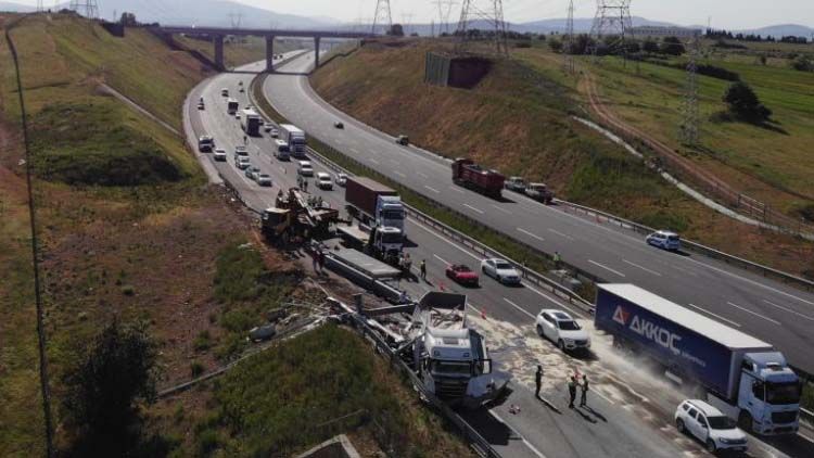 Tuzla’da feci kaza: Ortalık savaş alanına döndü