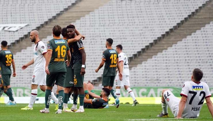Fatih Karagümrük evinde Alanyaspor’a mağlup oldu