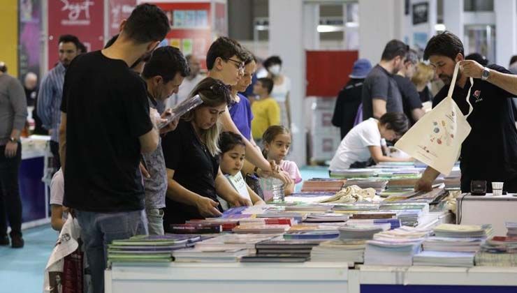 Gaziantep’teki kitap fuarını 2 günde 110 bin kişi ziyaret etti