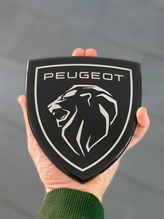 Peugeot yeni logosunu ilk kez Yeni 308’de gösteriyor