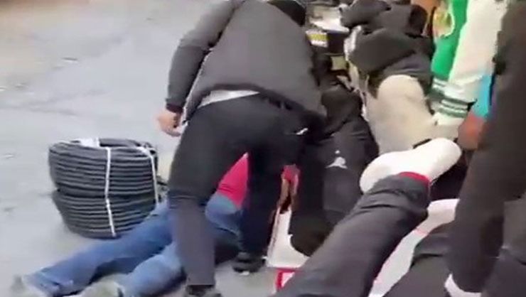 Fatih’te husumetli iki esnaf arasında silahlı çatışma: 1’i polis 6 yaralı