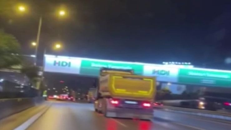 Maltepe’de hafriyat kamyonu makas atarak trafikte terör estirdi