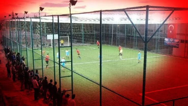 Korkunç olay! Halı sahada kendisine faul yapan kişiyi pompalı tüfekle öldürdü