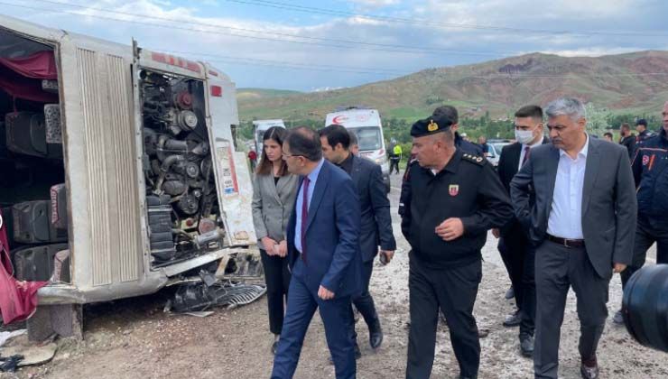 Çankırı’da fabrika işçilerini taşıyan otobüs devrildi: 3’ü ağır 18 yaralı