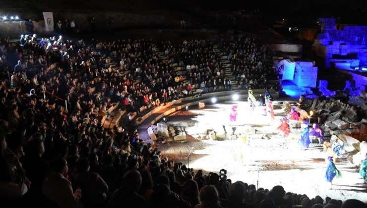 Karadeniz’in Efes’indeki antik tiyatroda 2 bin yıl sonra ilk oyun