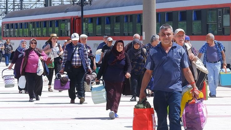 Gurbetçiler akın akın gelmeye başladı