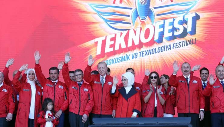 Erdoğan ve Aliyev, TEKNOFEST’te kazanan takımlara ödüllerini takdim etti