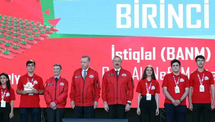 Erdoğan ve Aliyev, TEKNOFEST’te kazanan takımlara ödüllerini takdim etti