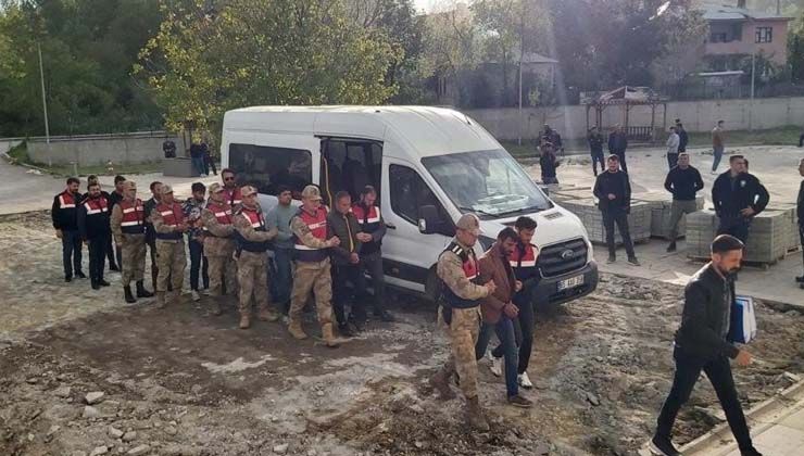 Göçmen kaçakçılarına operasyon: Tutuklandılar