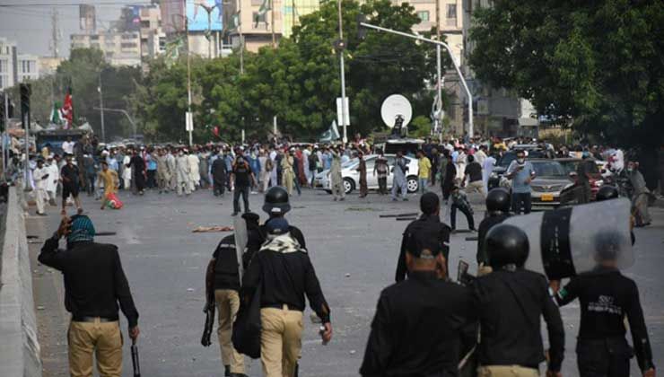 Imran Han’dan tehdit: 2 milyon kişiyle İslamabad’a girerim