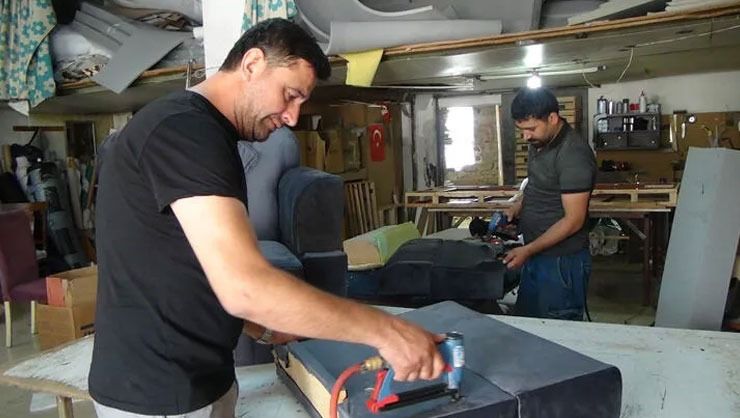 Mobilya döşemecileri, 6 bin TL maaşla çalıştıracak eleman bulamıyor