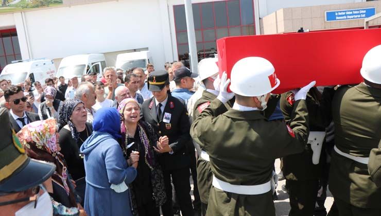 Samsun şehidini gözyaşları içinde karşıladı