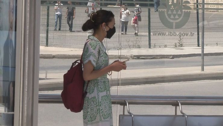 İstanbul’da toplu taşımada vatandaşların maske kararsızlığı