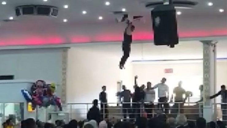 Düğünün davetsiz misafiri… Davetlileri hem şoke etti hem korkuttu!