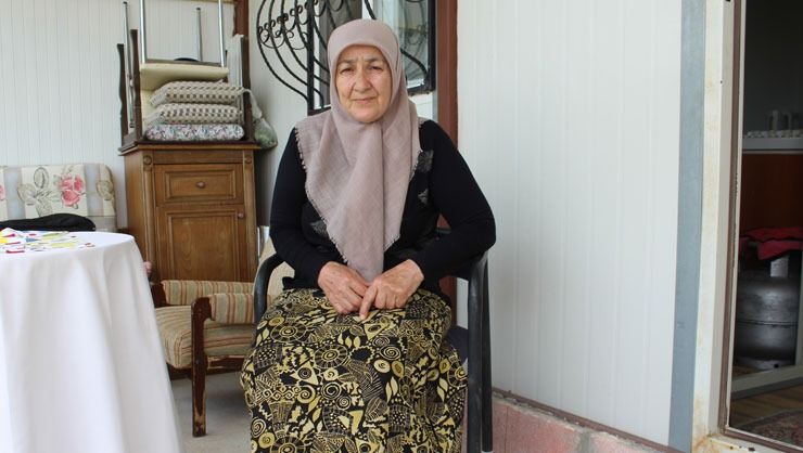 Başıboş köpeklerin saldırdığı yaşlı kadın ölümden döndü