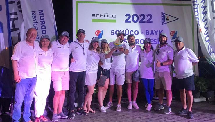 İzocam Yelken Takımı, Halikarnas Kupası’nda 3’üncülük ödülünü evine taşıdı