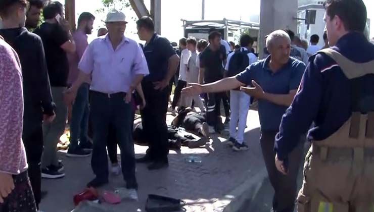 Büyükçekmece’de durakta facia: 2 ölü, 8 yaralı