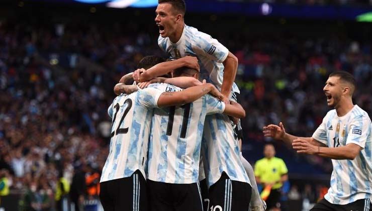 Arjantin İtalya’yı ezdi geçti