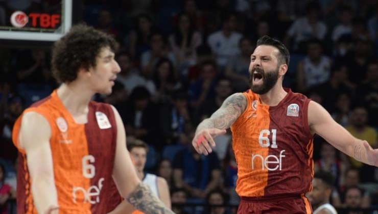 Galatasaray Nef, Anadolu Efes’i devirdi seride durumu 2-2’ye getirdi