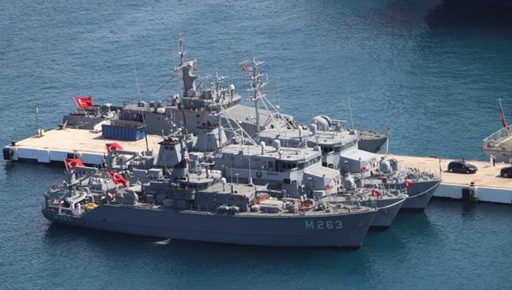 Donanma gemilerimiz Kuşadası’na yanaştı