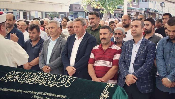 Demirlere saplanarak ölen Eşref Güneş adlı çocuk defnedildi