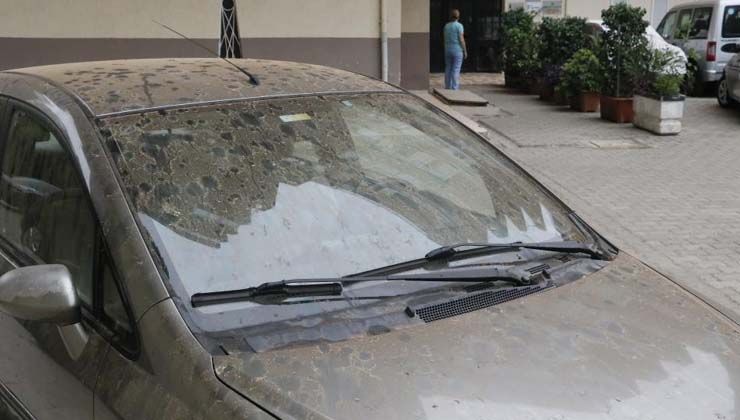 Suriye’den gelen toz Adana’ya yağdı