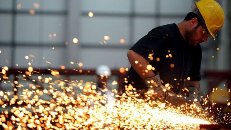 Sanayi üretimi yıllık yüzde 7,9 arttı